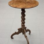 1011 2046 PEDESTAL TABLE